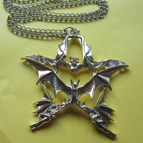 Vampire Bat Pentagram Star Gothic Necklace - Picture 8 of 9